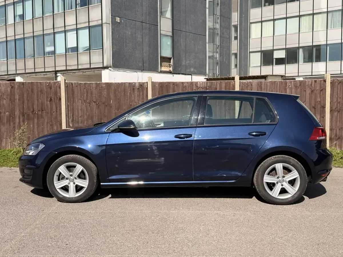 Used VW Golf VII Match 125 HP (91 kW) 2015 Blue Hatchback