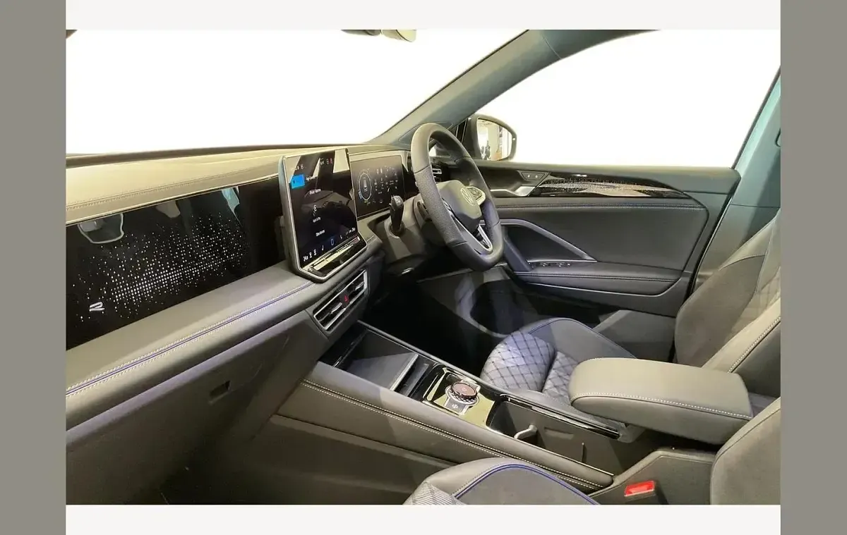Used VW Tiguan R-line 150 HP (110 kW) 2025 Silver SUV