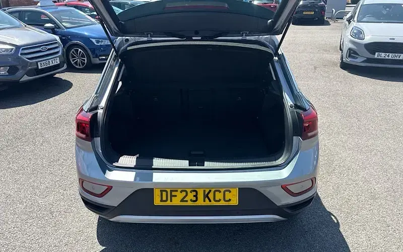 Used VW T-Roc Life 110 HP (80 kW) 2023 Silver SUV