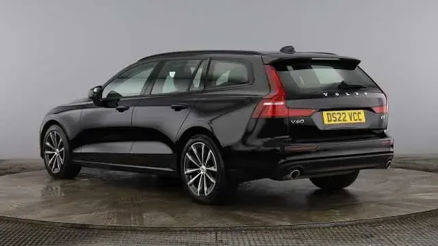 Used Volvo V60 Momentum 161 HP (118 kW) 2022 Estate