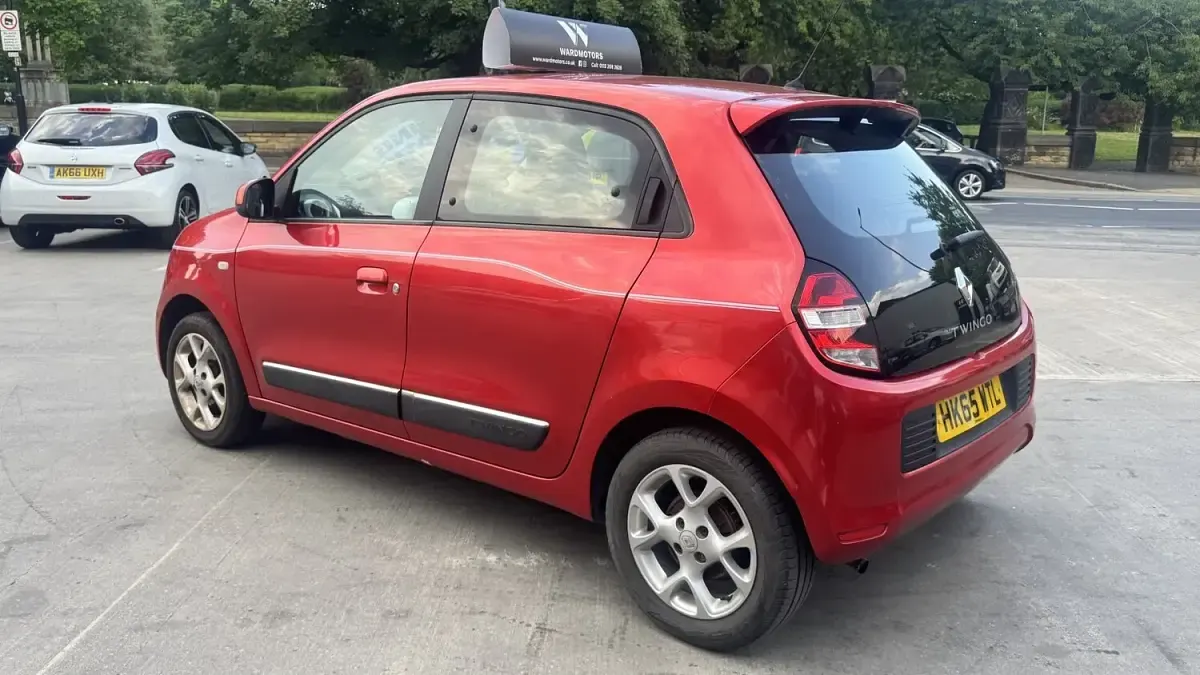 Używany Renault Twingo Dynamique 90 KM (66 kW) 2015 Czerwony Hatchback