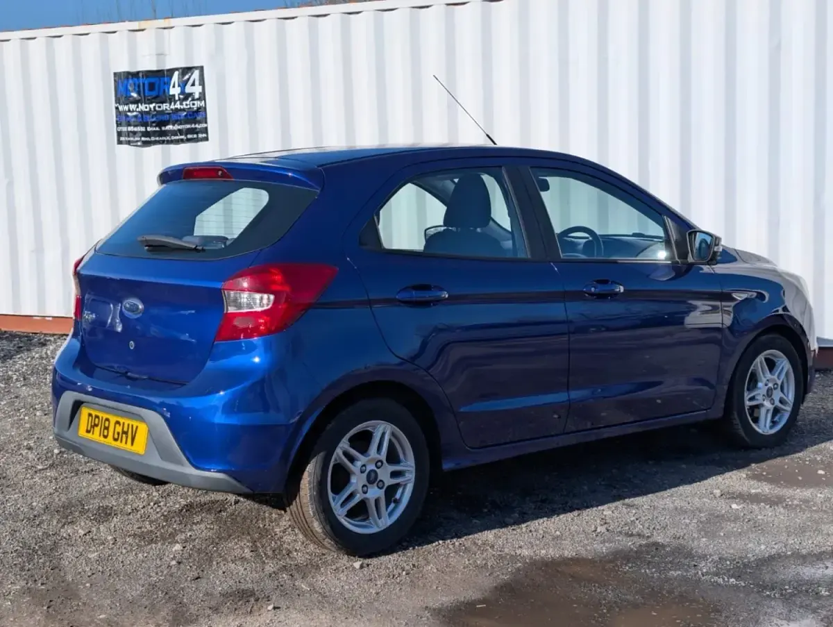 Usado Ford Ka Plus Zetec 70 HP (51 kW) 2018 Azul Citadino