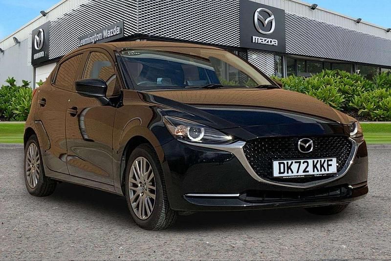 Begagnad Mazda 2 Inclusive 2023 Svart Halvkombi