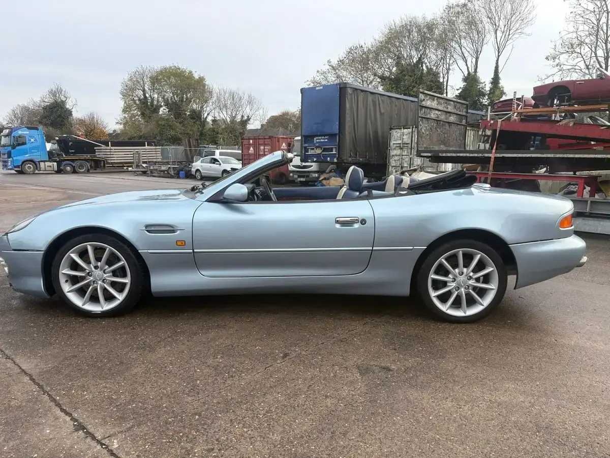 Used Aston Martin DB7 420 HP (308 kW) 2000 Blue Cabriolet