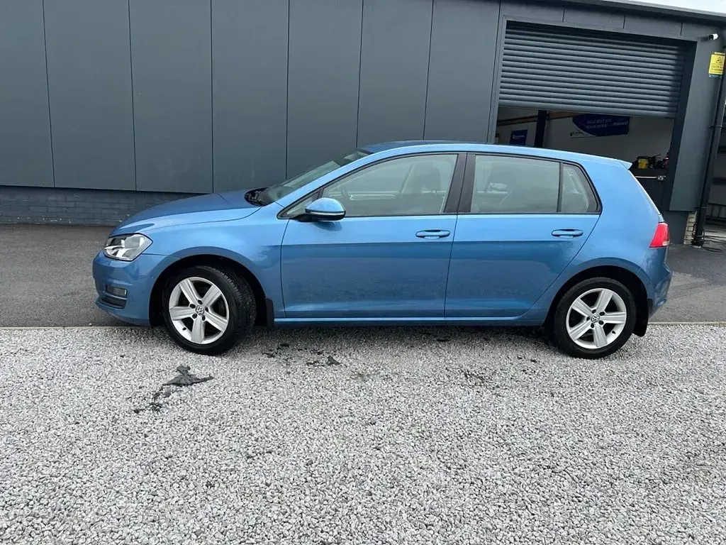 Used VW Golf VII Match 122 HP (89 kW) 2015 Blue Hatchback