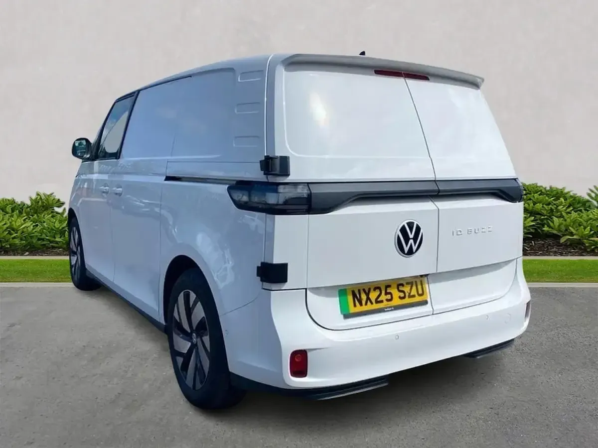 Usado VW ID. Buzz 210 kW (286 CV) 2025 Blanco Monovolumen