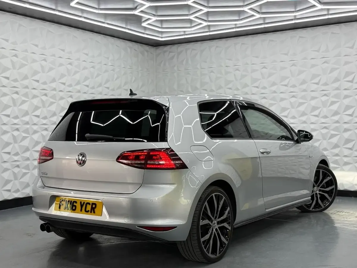 Used VW Golf VII GTD 181 HP (133 kW) 2016 Silver Hatchback