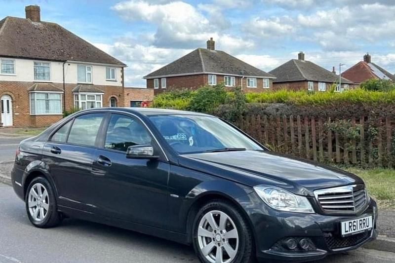 Used Mercedes C220 SE 2011 Black Sedan