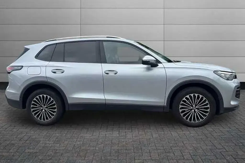 Used VW Tiguan Match 150 HP (110 kW) 2025 Oyster silver SUV