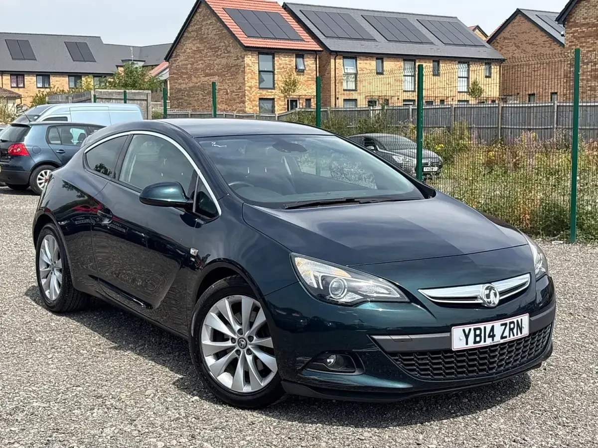 Used Vauxhall Astra GTC SRi 2014 Green Hatchback
