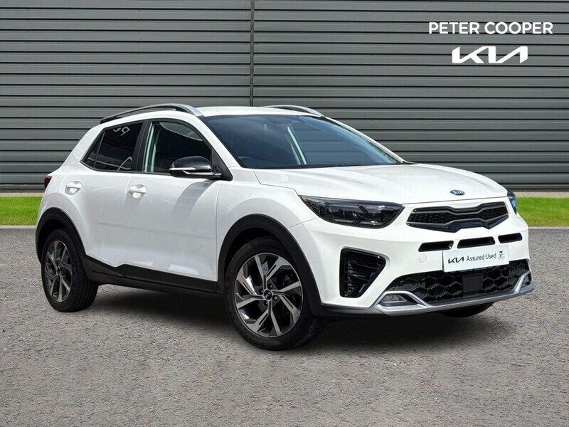 White Used 2021 Kia Stonic 4 SUV | £14,991 (Fair price) - Image 1/4