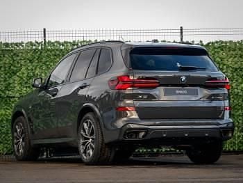 Neu BMW X5 M Sport 352 PS (258 kW) 2025 Grau SUV