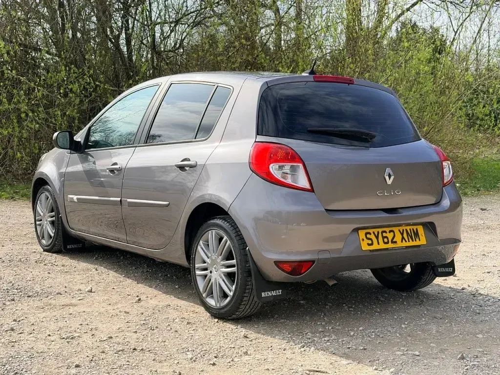 Usado Renault Clio IV Dynamique 2012 Gris Utilitario
