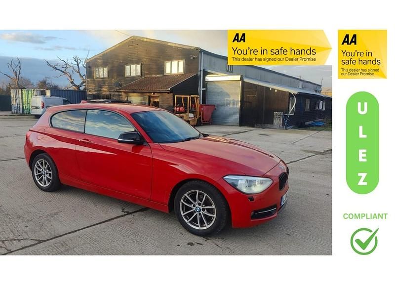 Used BMW 114 Sport Line 2014 Red Hatchback