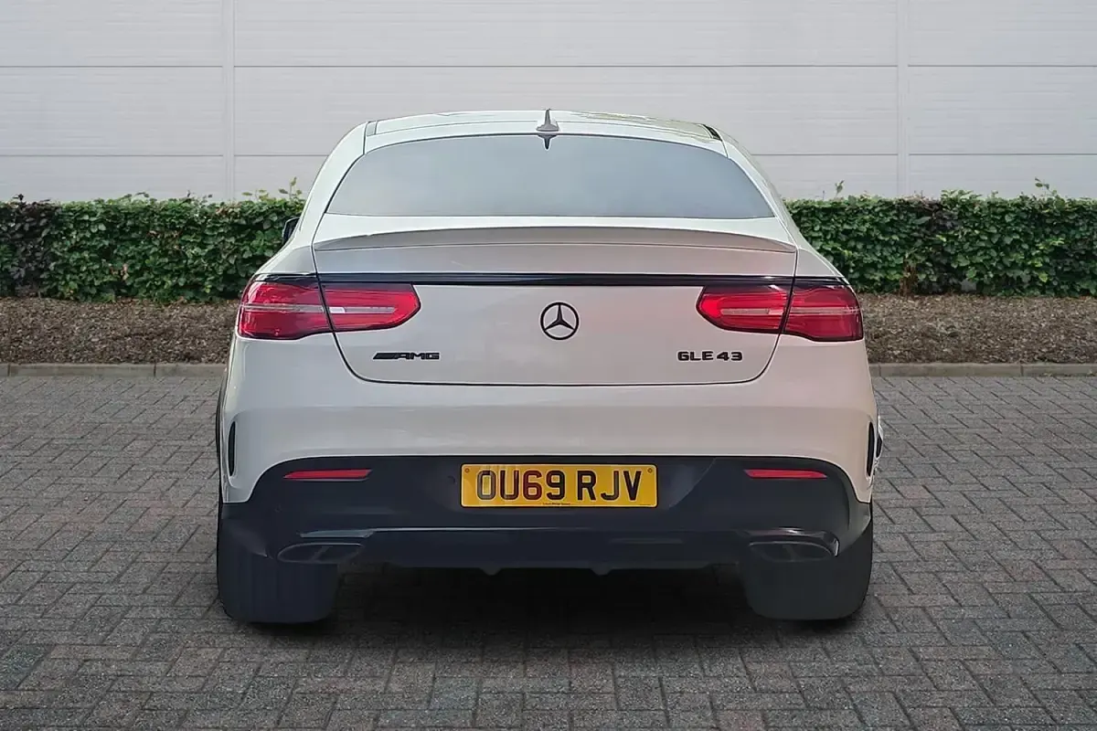 Used Mercedes GLE43 AMG AMG 2019 Special metallic  diamond white bright SUV