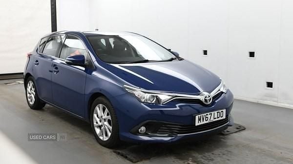 Used Toyota Auris Business Edition 116 HP (85 kW) 2017 Blue Hatchback