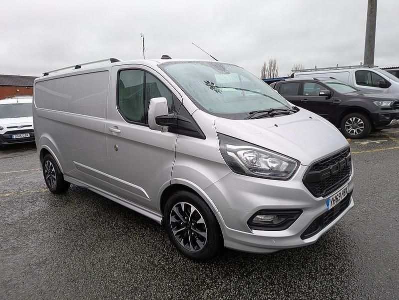 Used Ford Transit Custom Sport 185 HP (136 kW) 2019 Silver Van
