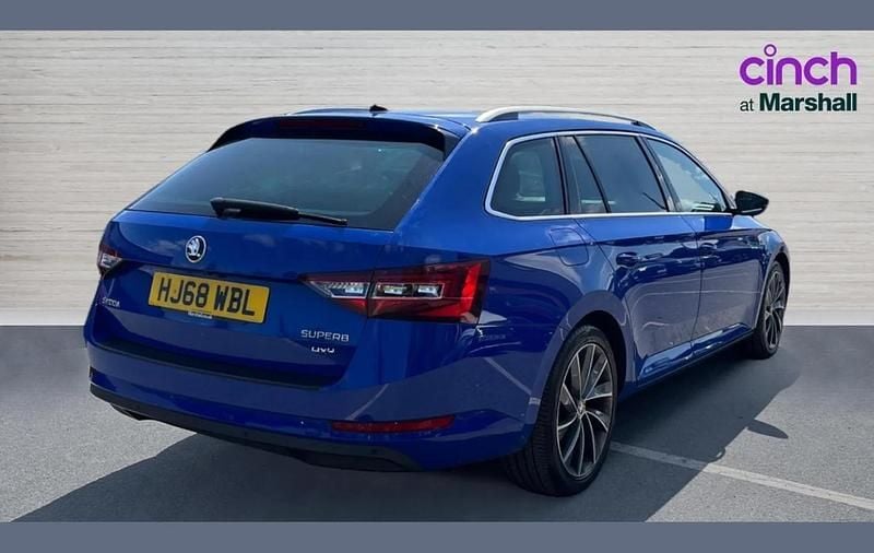Used Skoda Superb 190 HP (139 kW) 2018 Blue Estate