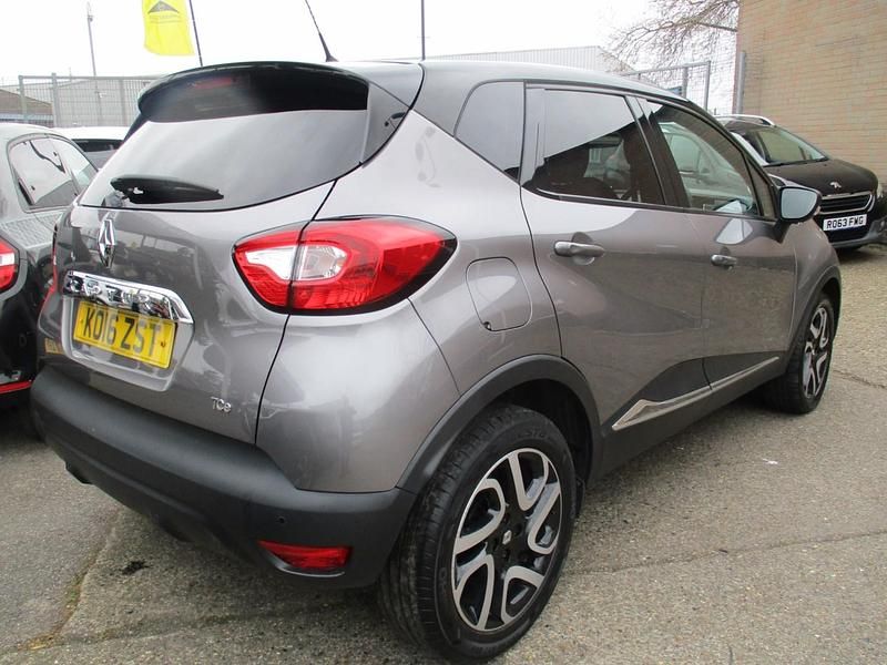 Used Renault Captur Dynamique 90 HP (66 kW) 2016 Grey SUV
