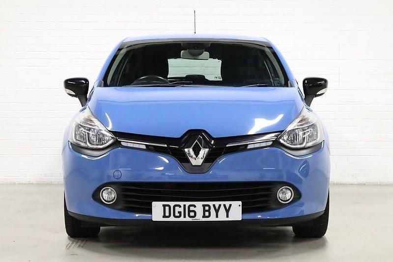 Used Renault Clio IV Dynamique 75 HP (55 kW) 2016 Blue Hatchback