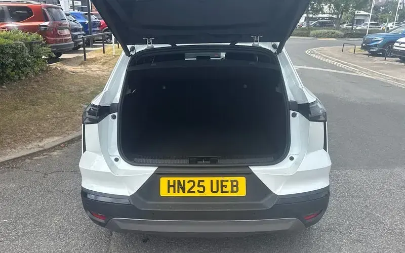 Used Renault Symbioz Techno Esprit Alpine 143 HP (105 kW) 2025 White SUV