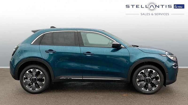 Green New 2025 Fiat 600 La Prima SUV | £21,909 - Image 1/3