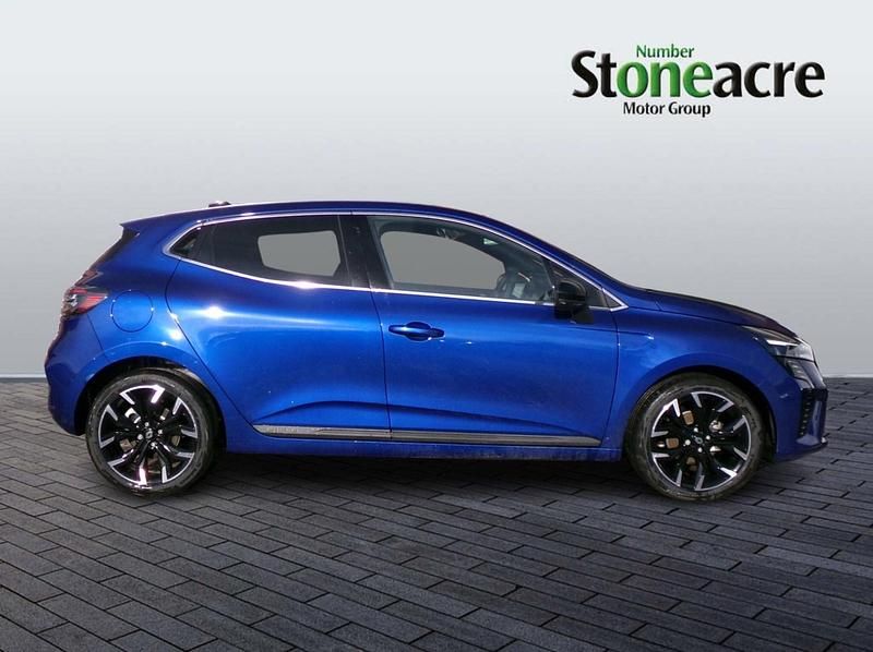 New Renault Clio V Techno 90 HP (66 kW) 2025 Blue Hatchback