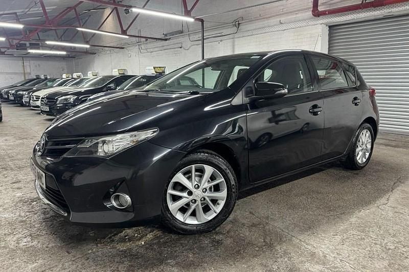 Used 2015 Toyota Auris | £6,900 (Good price) - Image 1/1