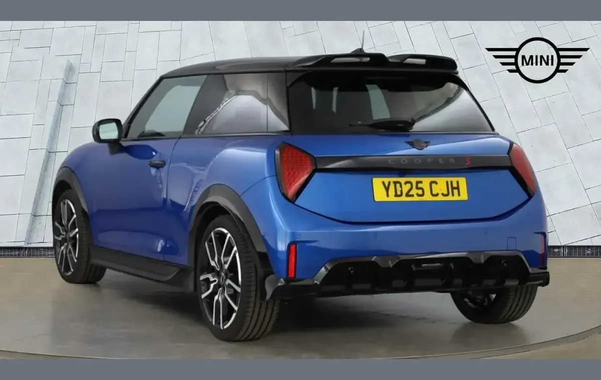 Used Mini Cooper Sport 147 kW (200 HP) 2025 Blue Hatchback