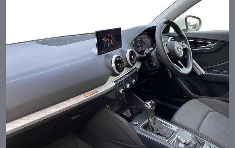 Used Audi Q2 Sport 147 HP (108 kW) 2023 White SUV