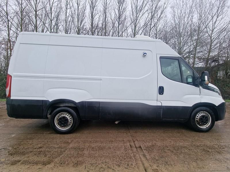 Used Iveco Daily 134 HP (98 kW) 2017 White Van