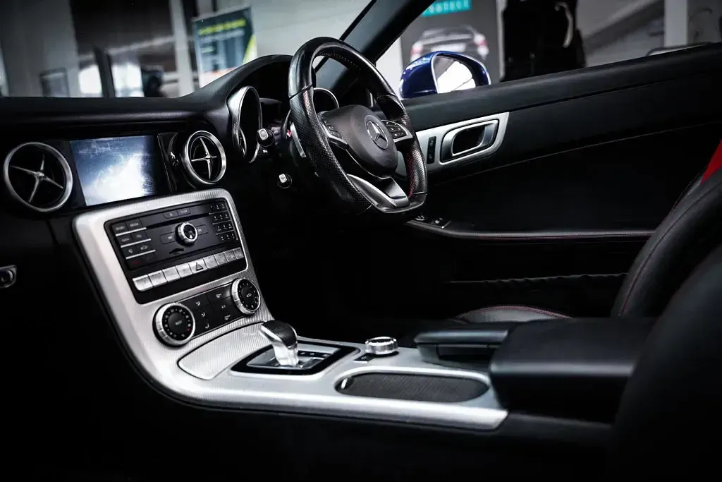 Used Mercedes SLC250 AMG line 2017 Blue Cabriolet