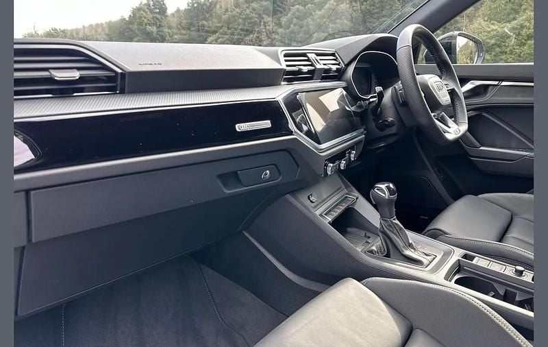 Used Audi Q3 Black Edition 147 HP (108 kW) 2024 Grey SUV