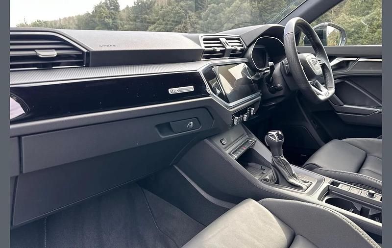 Used Audi Q3 Black Edition 150 HP (110 kW) 2024 Grey SUV