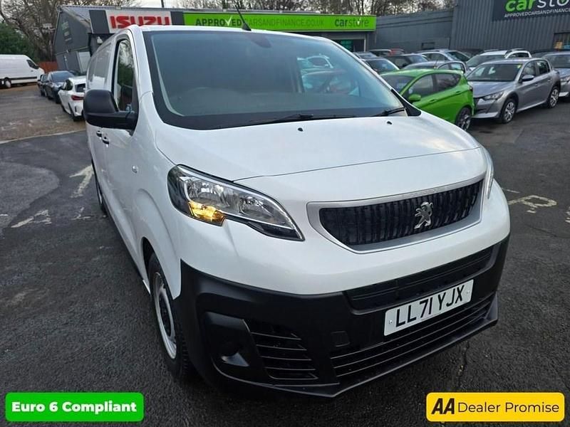 Used Peugeot e-Expert 100 kW (136 HP) 2021 White Van