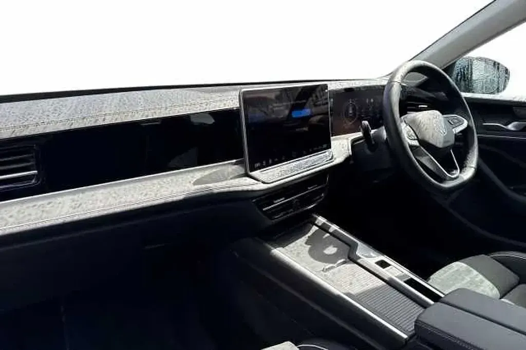 Begagnad VW Passat Life 204 HK (150 kW) 2025 Blå Kombi