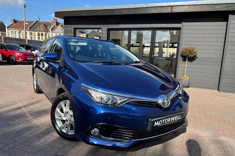 Used 2016 Toyota Auris Business Edition | £8,490 (Good price) - Image 1/1