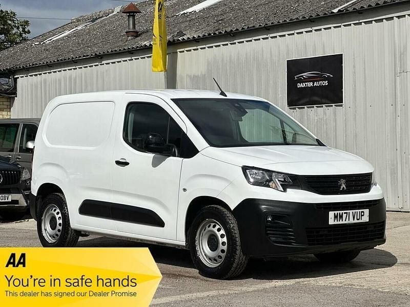 White Used 2021 Peugeot Partner Premium Van | £7,490 (Good price) - Image 1/2