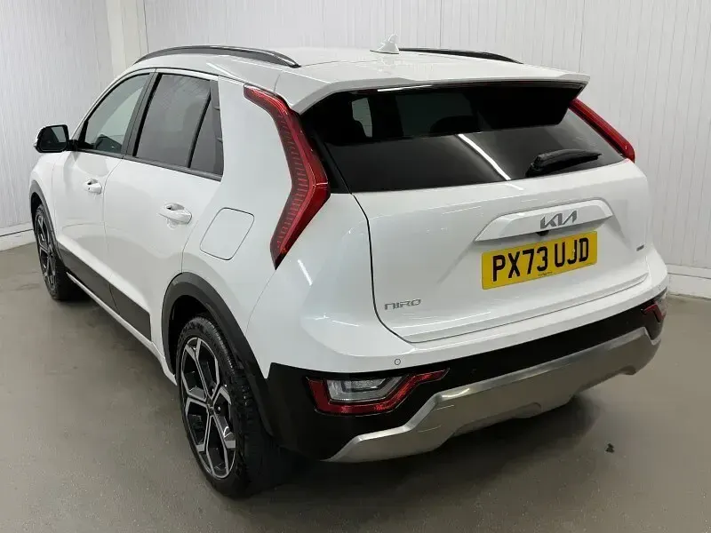 Used Kia Niro 139 HP (102 kW) 2023 White SUV