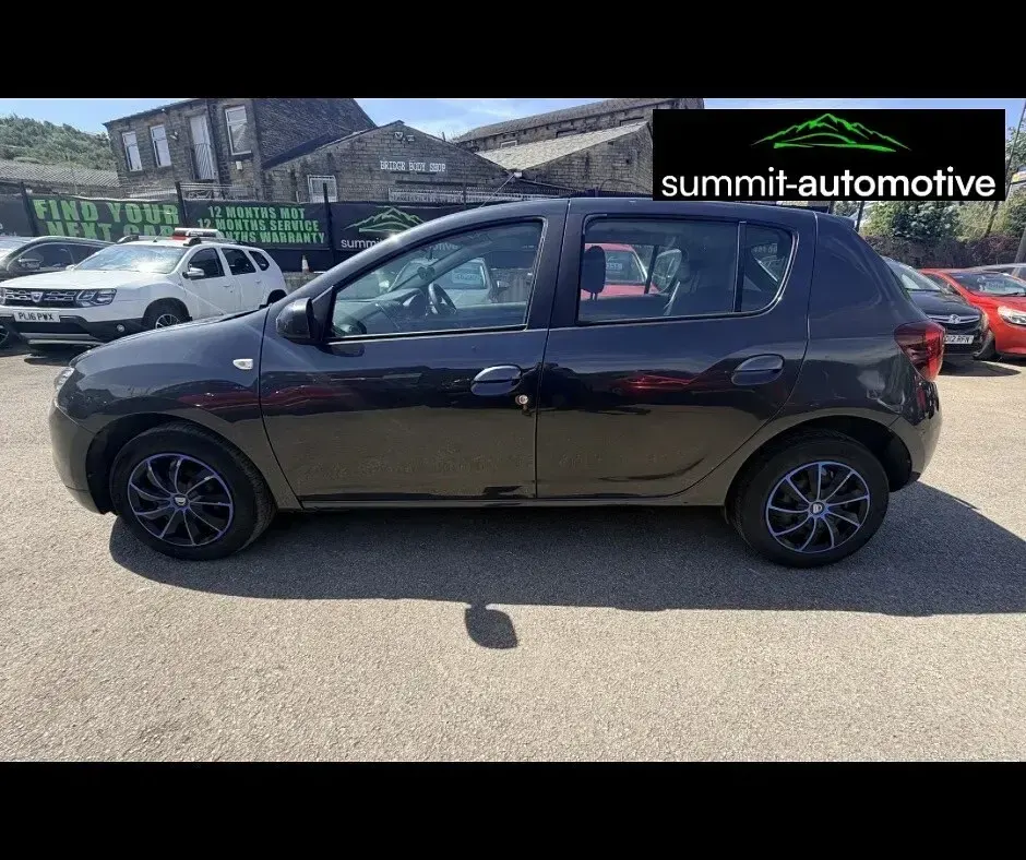 Used Dacia Sandero Lauréate 90 HP (66 kW) 2018 Grey Hatchback