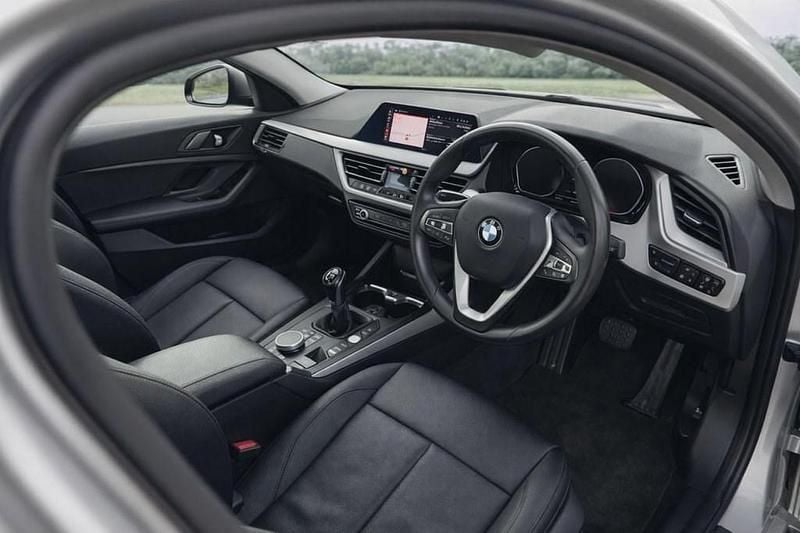 Used BMW 118 Comfort Edition 136 HP (100 kW) 2021 Silver Hatchback