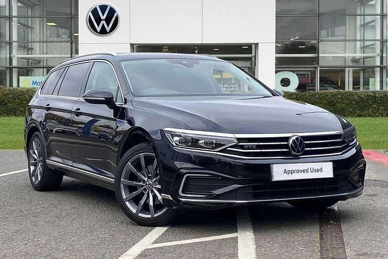 Black Used 2020 VW Passat GTE Estate | £16,995 (Fair price) - Image 1/4