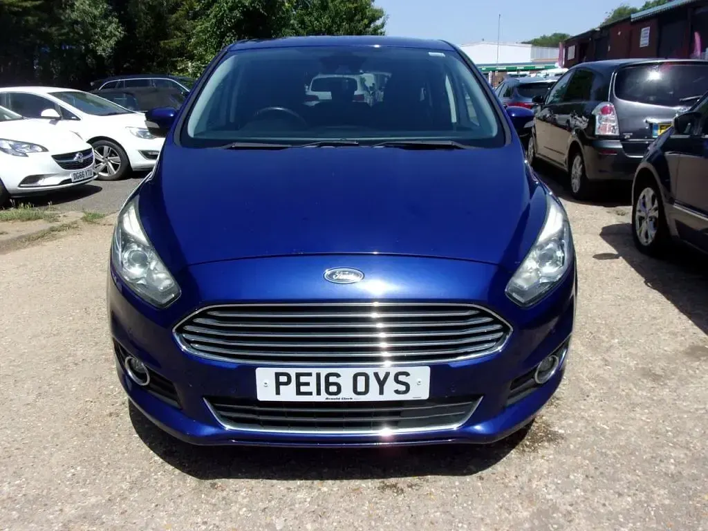 Used Ford S-MAX Titanium 2016 Blue MPV