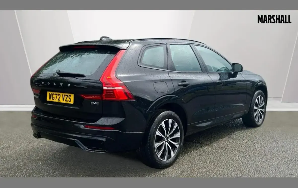Second-hand Volvo XC60 Plus 197 CP (144 kW) 2022 Negru SUV