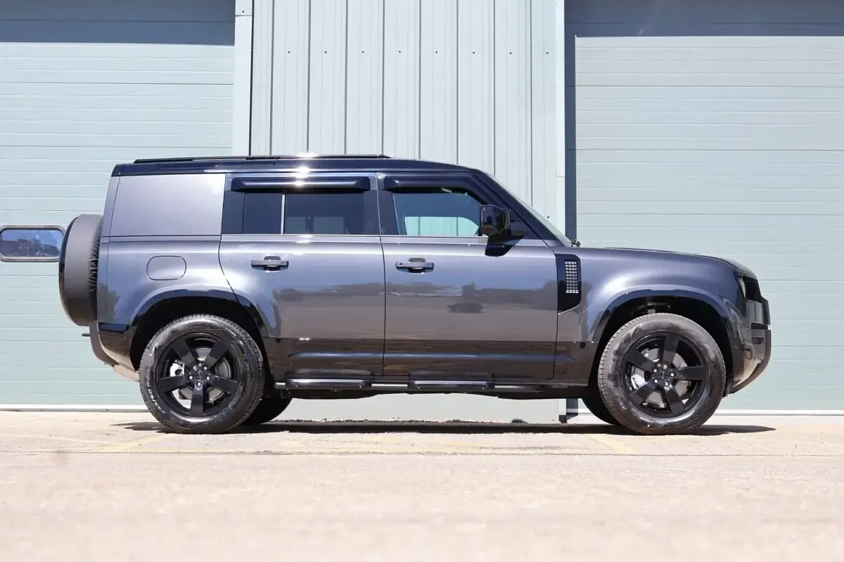 New Land Rover Defender HSE Dynamic 2026 Grey SUV