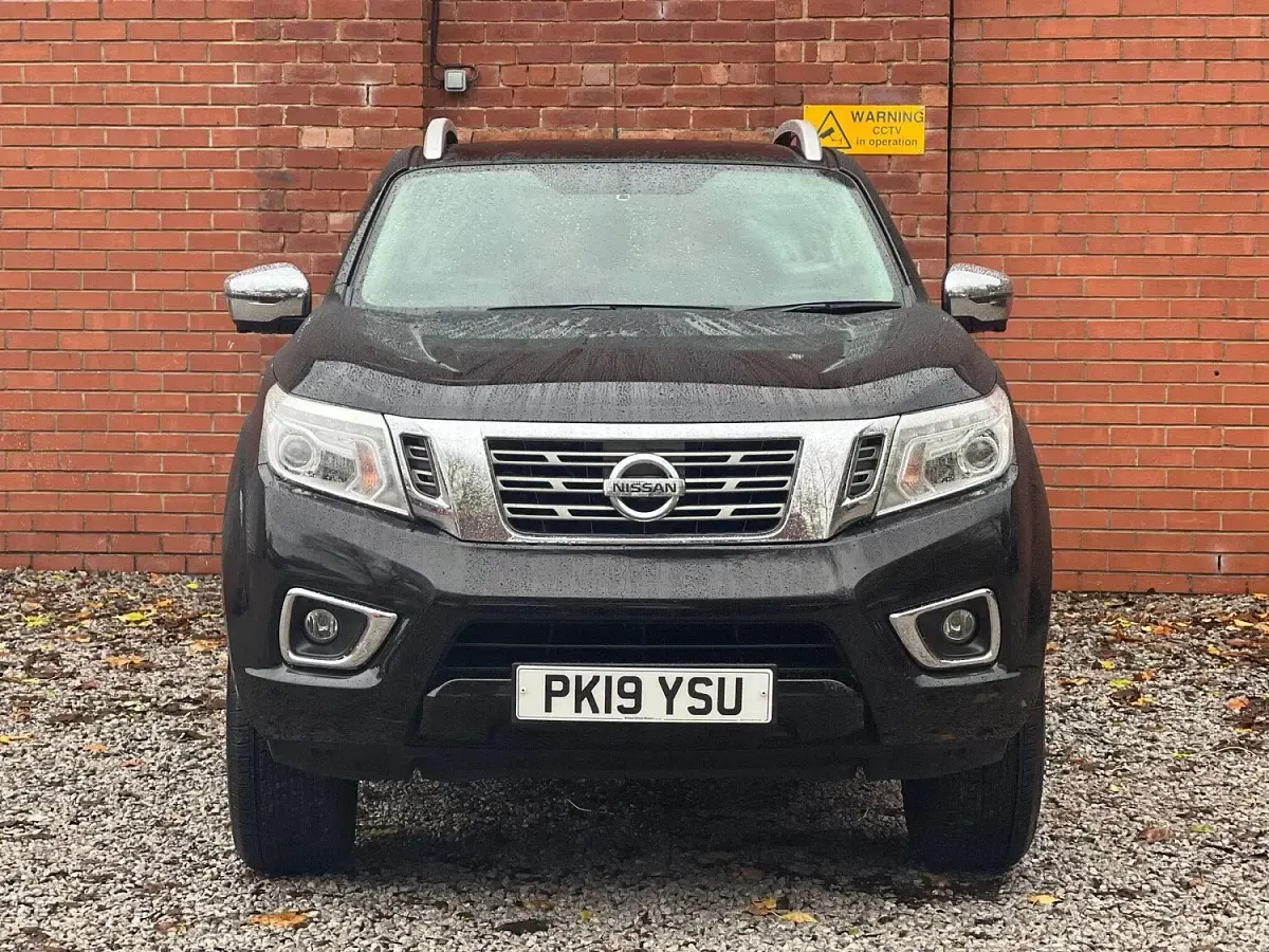 Used Nissan Navara Tekna 190 HP (139 kW) 2019 Black Pickup