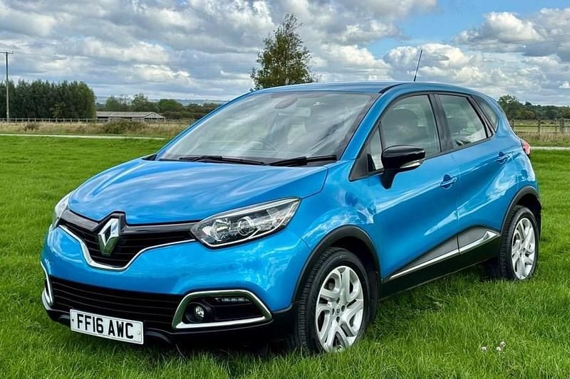 Blue Used 2016 Renault Captur Dynamique SUV | £4,995 (Fair price) - Image 1/1
