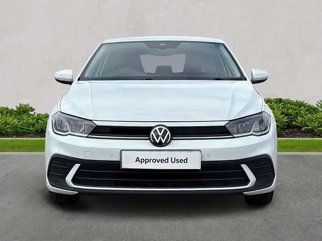 Used VW Polo Life 95 HP (69 kW) 2023 White Hatchback