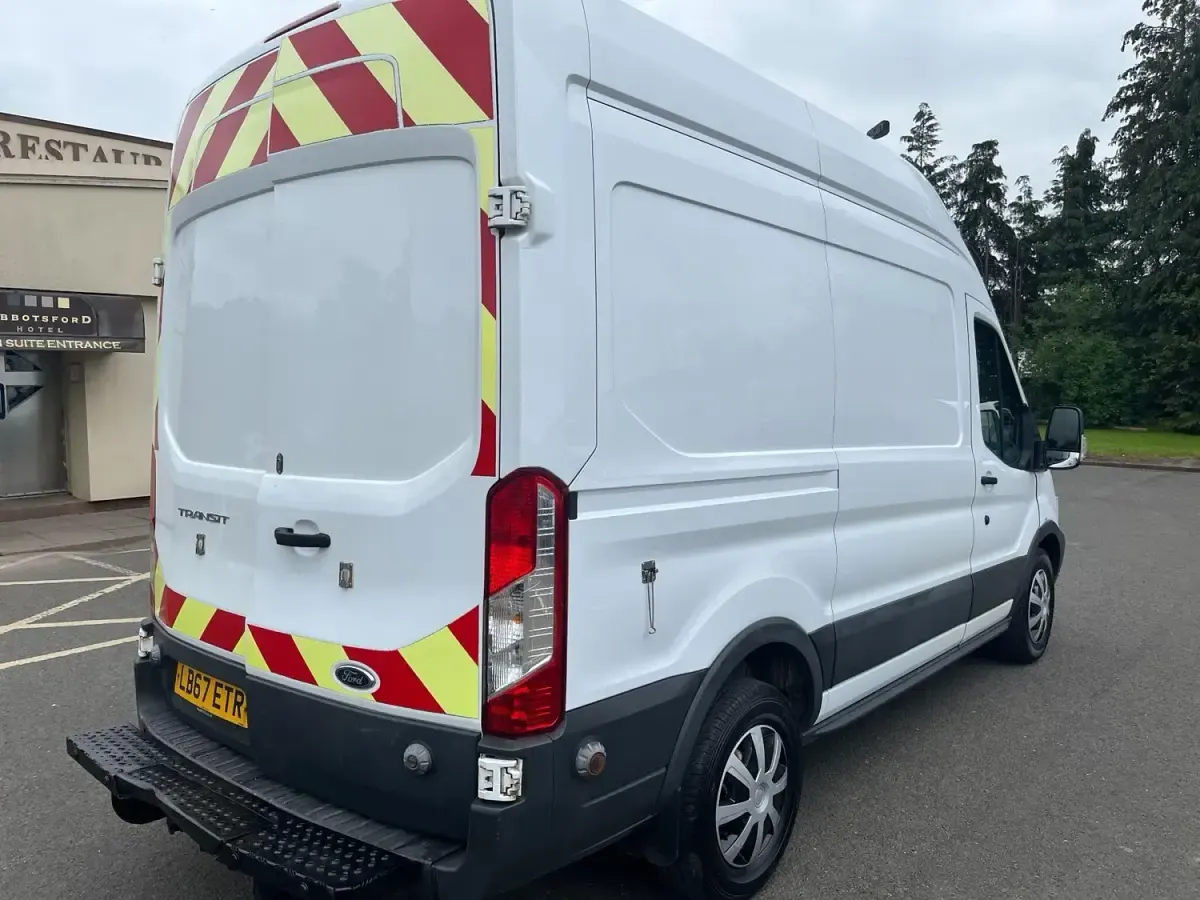 Usado Ford Transit 130 CV (95 kW) 2018 Blanco Van