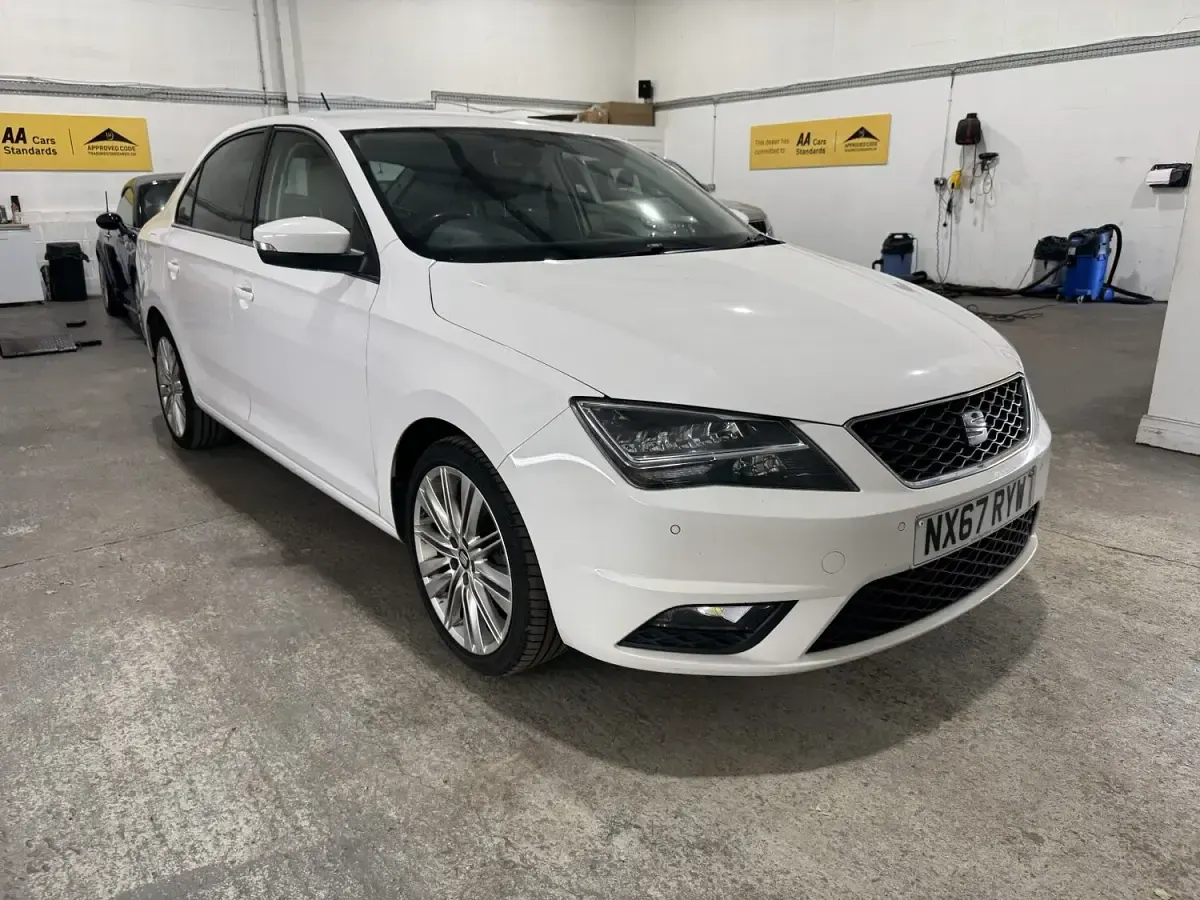 Used Seat Toledo XCELLENCE 110 HP (80 kW) 2017 White Hatchback